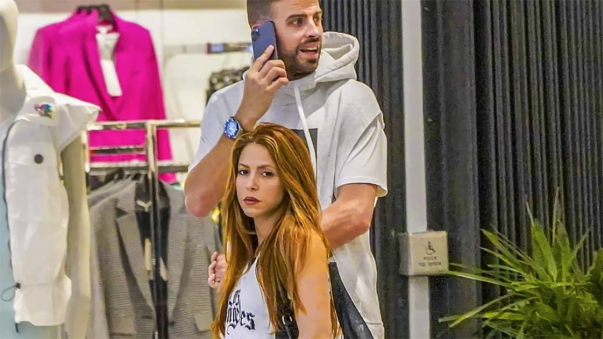 Gerard Piqué y Shakira, paseando por un centro comercial / REDES