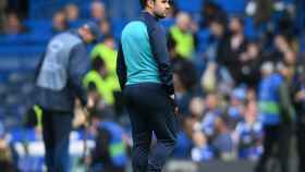 Jonatan Giráldez, entrenador del Barça Femenino, antes de la lesión en un partido de Champions League / EFE