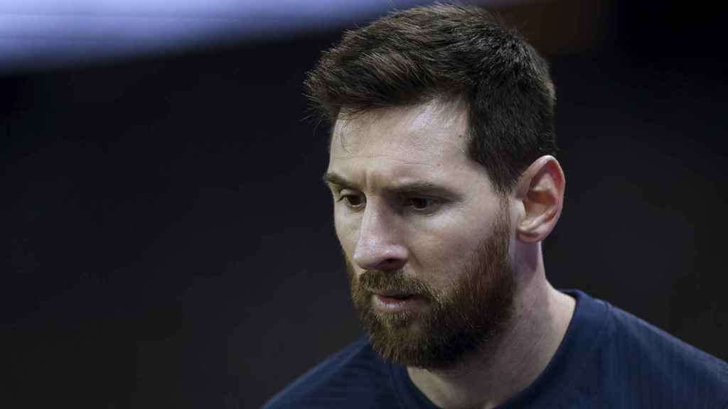 Messi, concentrado, en uno de los partidos disputados con el PSG en la Ligue 1 / EFE