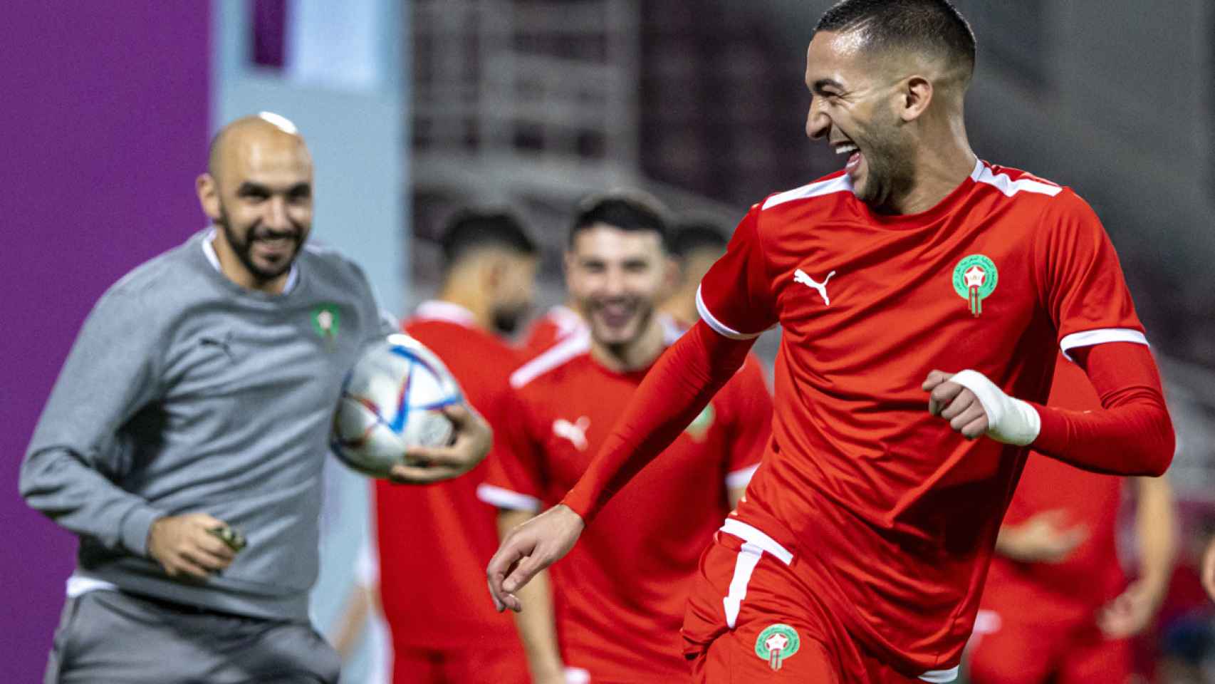 Hakim Ziyech, sonriente durante un entrenamiento de Marruecos / EFE