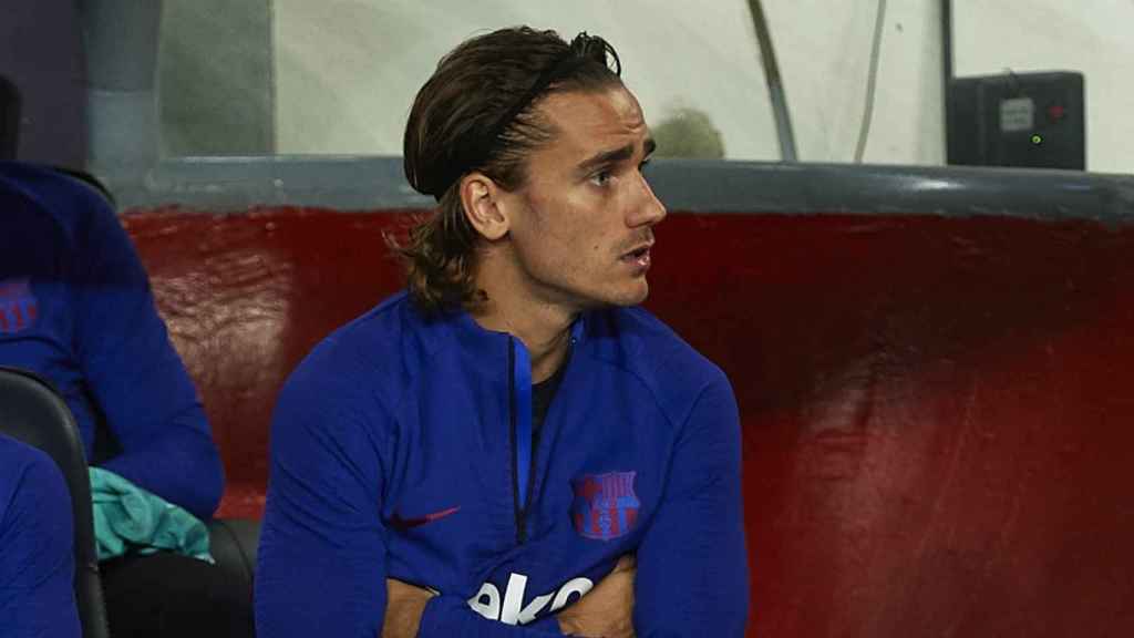 Griezmann, en el banquillo del Barça | EFE