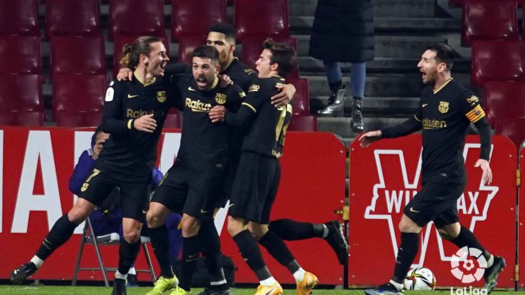 Los jugadores del Barça, celebrando el milagroso empate ante el Granada | LaLiga