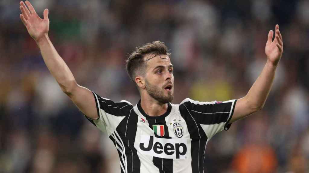 Miralem Pjanic en una imagen de archivo con la Juventus / EFE