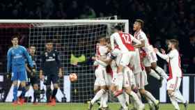 Los jugadores del Ajax celebran el gol frente al Real Madri / EFE