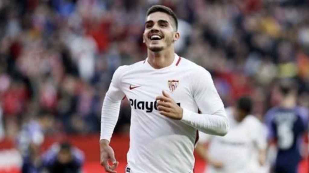 Una foto de André Silva celebrando un gol con el Sevilla / EFE