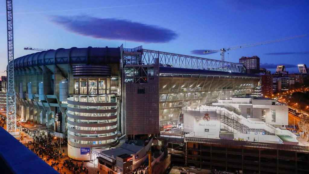 Imagen de la remodelación del Santiago Bernabéu / EFE