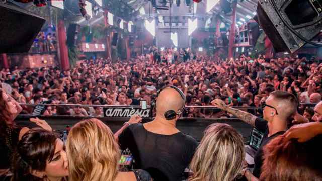 Imagen del interior de Amnesia Ibiza antes de la pandemia; su dueño aparece en la instrucción prorrogada por el juzgado / Cedida