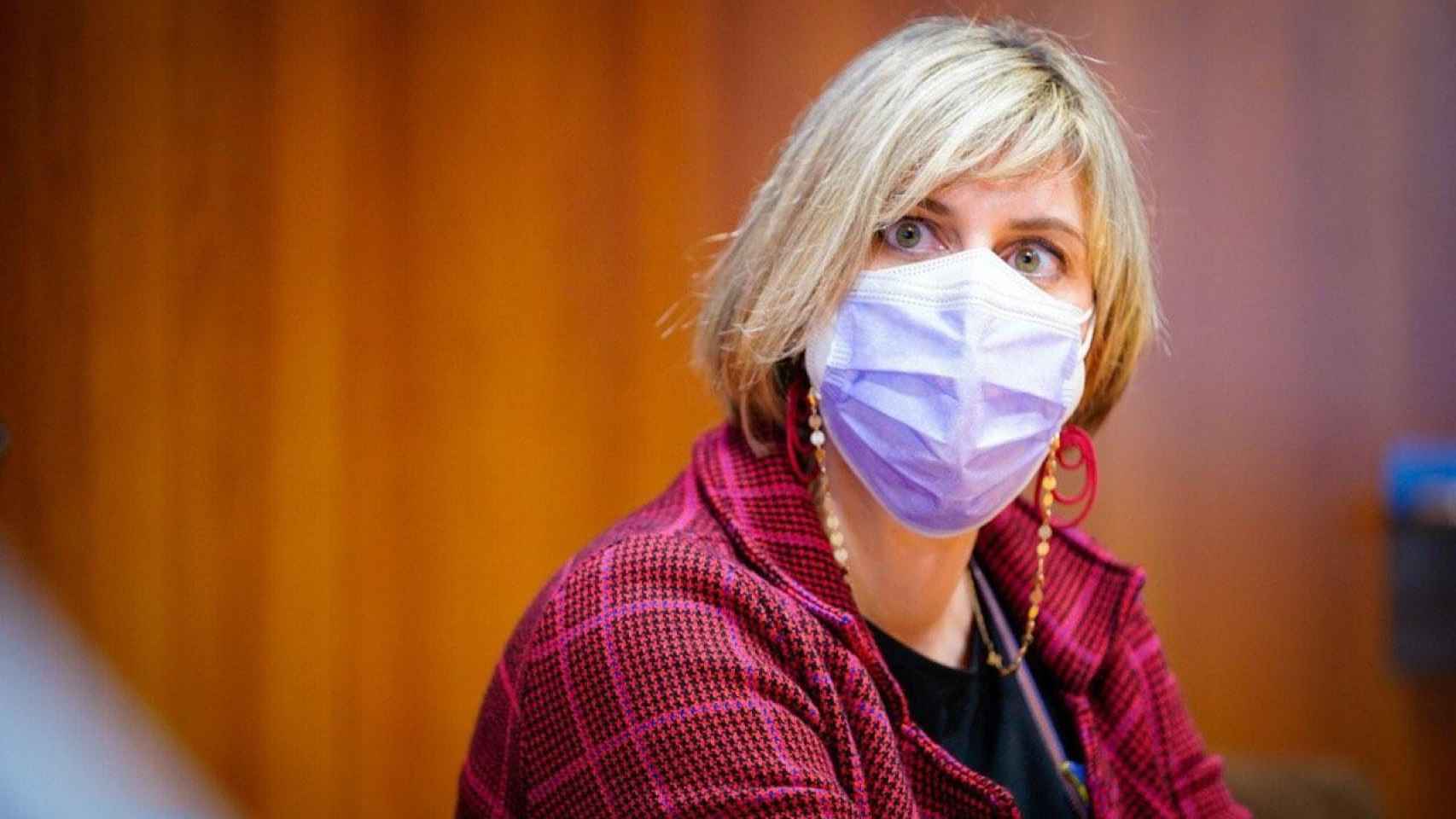 La 'consellera' de Salud de la Generalitat, Alba Vergés, durante su visita al Hospital Clínic de Barcelona / GENERALITAT