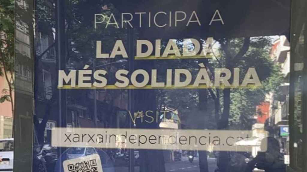 Propaganda de la ANC en las marquesinas del transporte público de Barcelona / @oramirezlara (TWITTER)