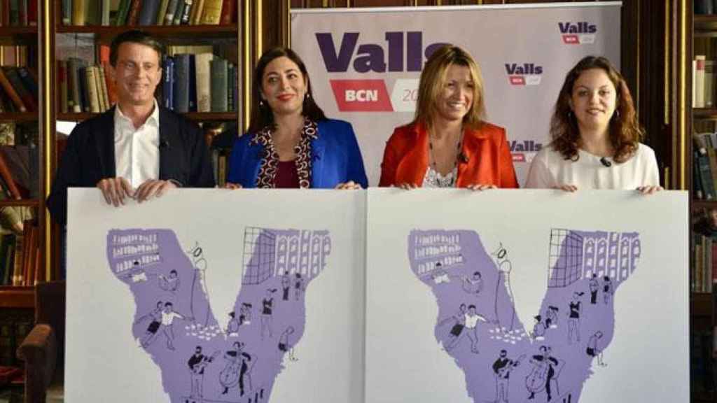 Manuel Valls, con miembros de su lista por Barcelona