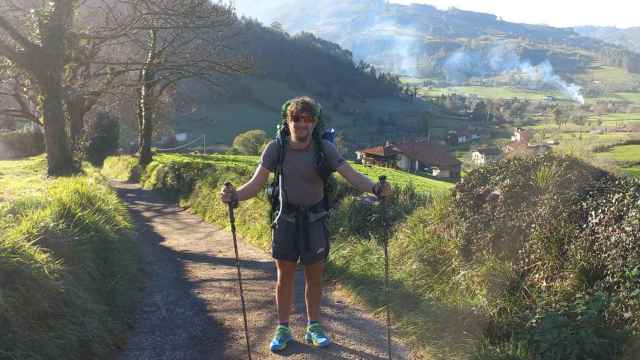 Michael Evans, un profesor que ha recorrido 4.500 km por España para visibilizar la salud mental infantil / CEDIDA