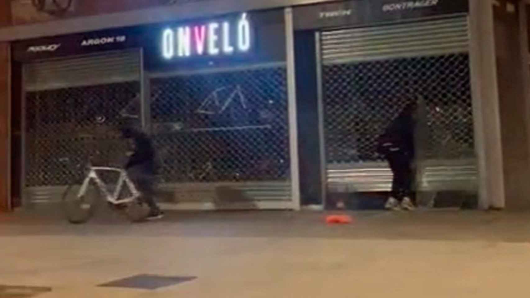 Robo de bicicletas en una tienda de Mataró durante la noche de Halloween