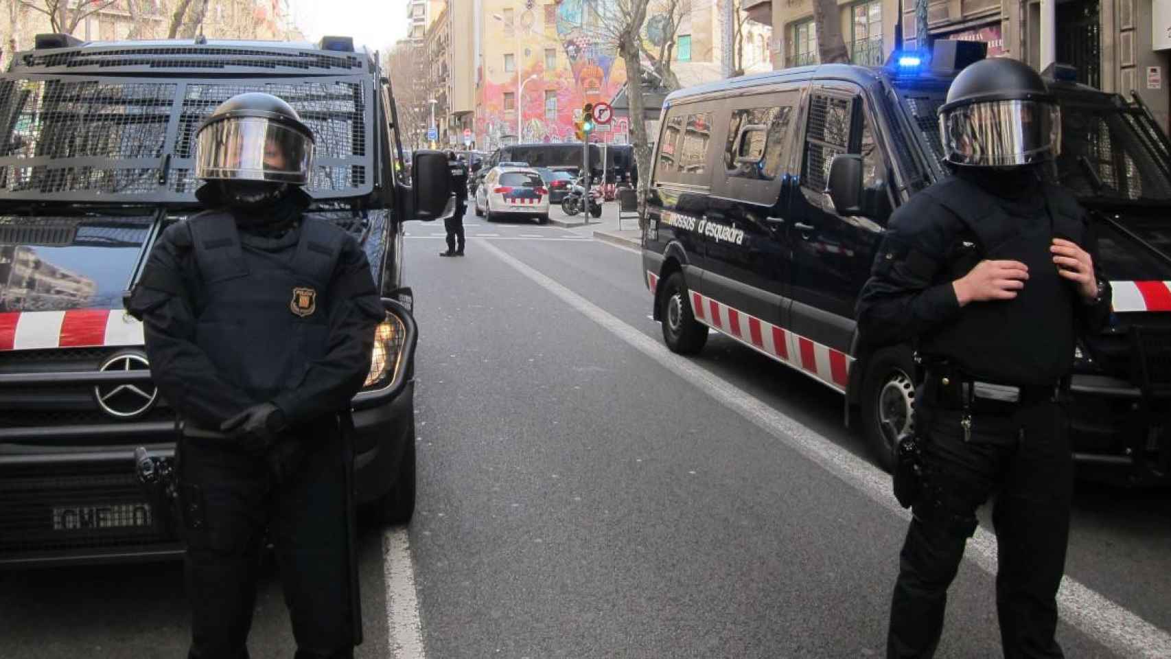 Agentes de la Brigada Móvil de los Mossos en una imagen de archivo / EP