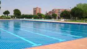 Fotografía de una piscina comunitaria / EUROPA PRESS