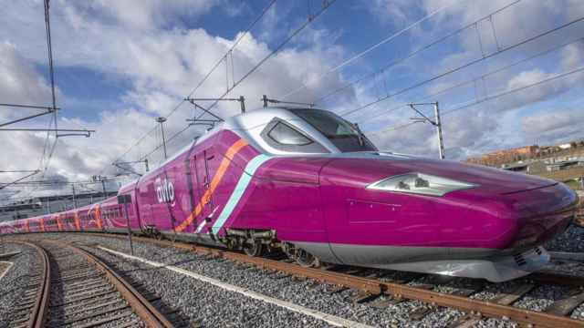 El AVLO, el tren de alta velocidad low cost de Renfe / EP
