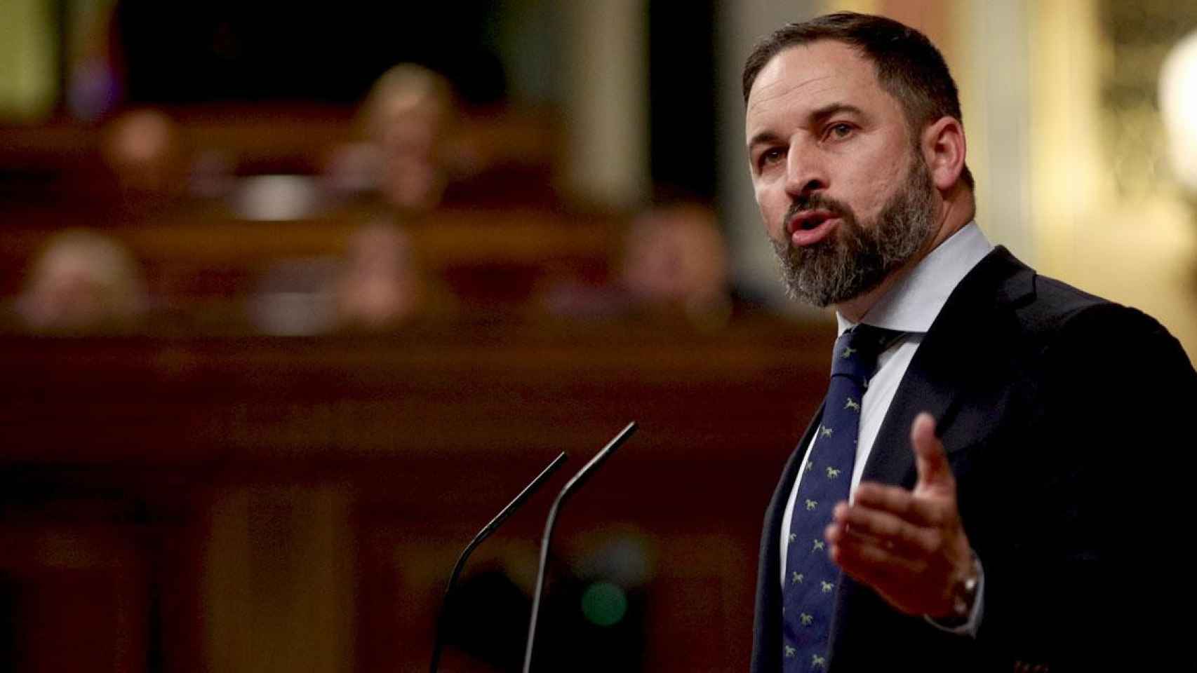 El presidente de Vox, Santiago Abascal, en su réplica a Pedro Sánchez en la sesión de investidura / EUROPA PRESS