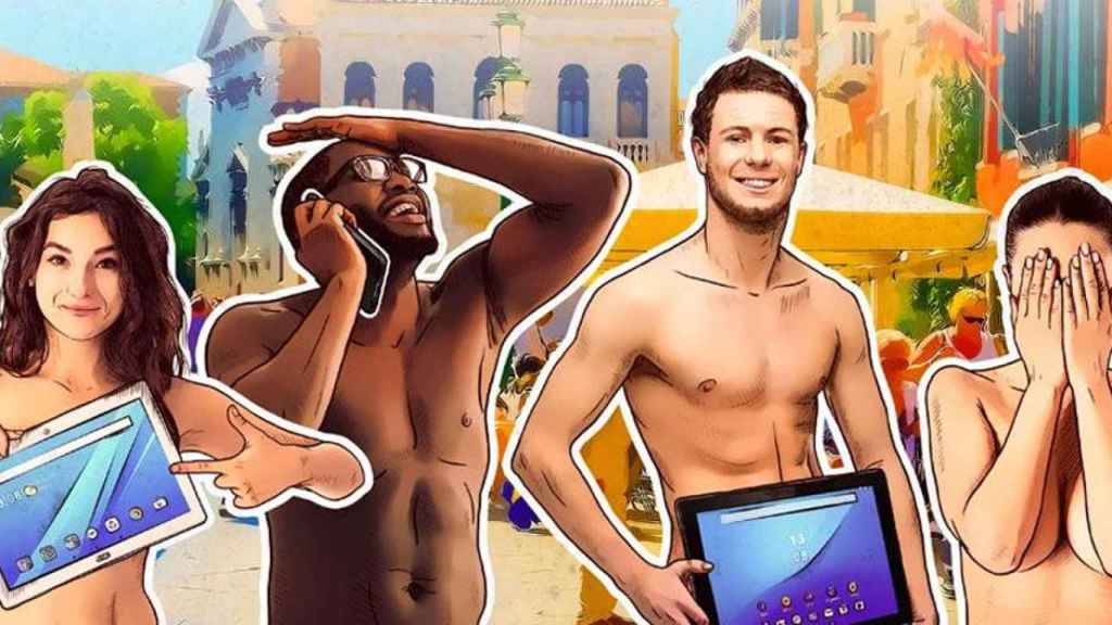 Personas desnudas con dispositivos móviles conectados a internet / KASPERSKY LAB