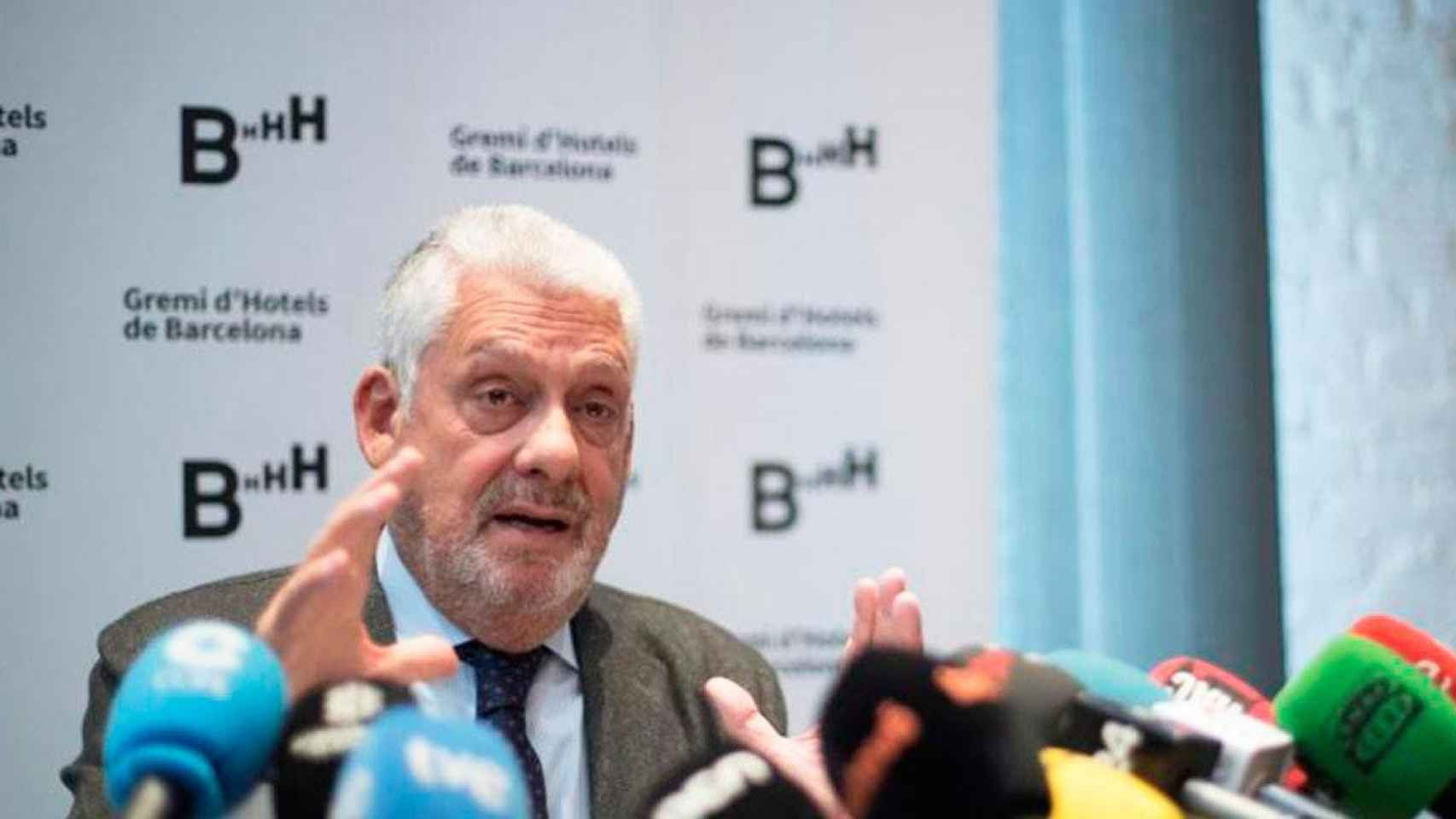 Jordi Clos, presidente del Gremi d'Hotels de Barcelona, durante una rueda de prensa / EFE