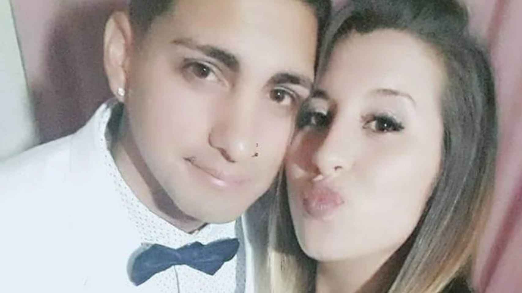 Denis y Sabrina, la pareja que ha perdido la vida junto a sus hijos en un fatal accidente de coche FACEBOOK