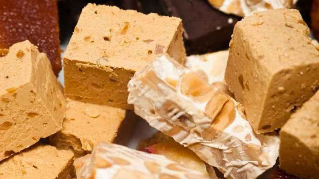 Trozos de turrón blando, uno de los productos que protagoniza una alerta sanitaria / PIXABAY