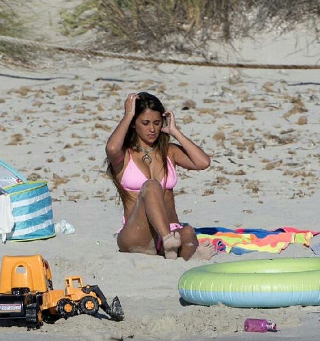 Antonella Roccuzzo playa