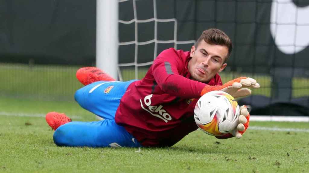 Iñaki Peña, en un entrenamiento de la pretemporada, ha sido cedido al Galatasaray / FCB