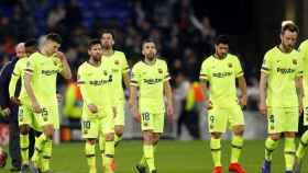 El Barça cabizbajo en el partido del Barça en campo del Lyon / EFE