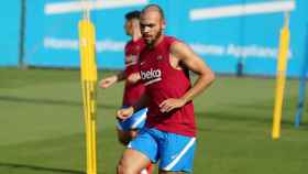 Braithwaite en un entrenamiento a las órdenes de Xavi / FCB