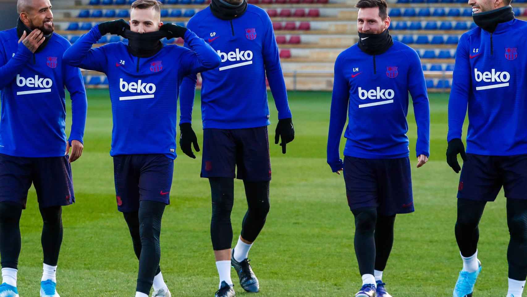 Messi, Luis Suárez y Arturo Vidal, en un entrenamiento del Barça / FCB