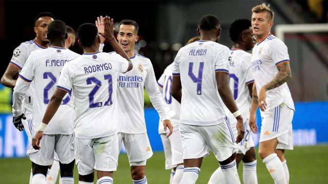 Los jugadores del Real Madrid celebran la goleada ante el Shakhtar Donetsk. Madrid-Osasuna como ver / EFE