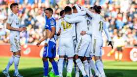 Los jugadores del Real Madrid celebrando el gol de Varane contra el Getafe / EFE