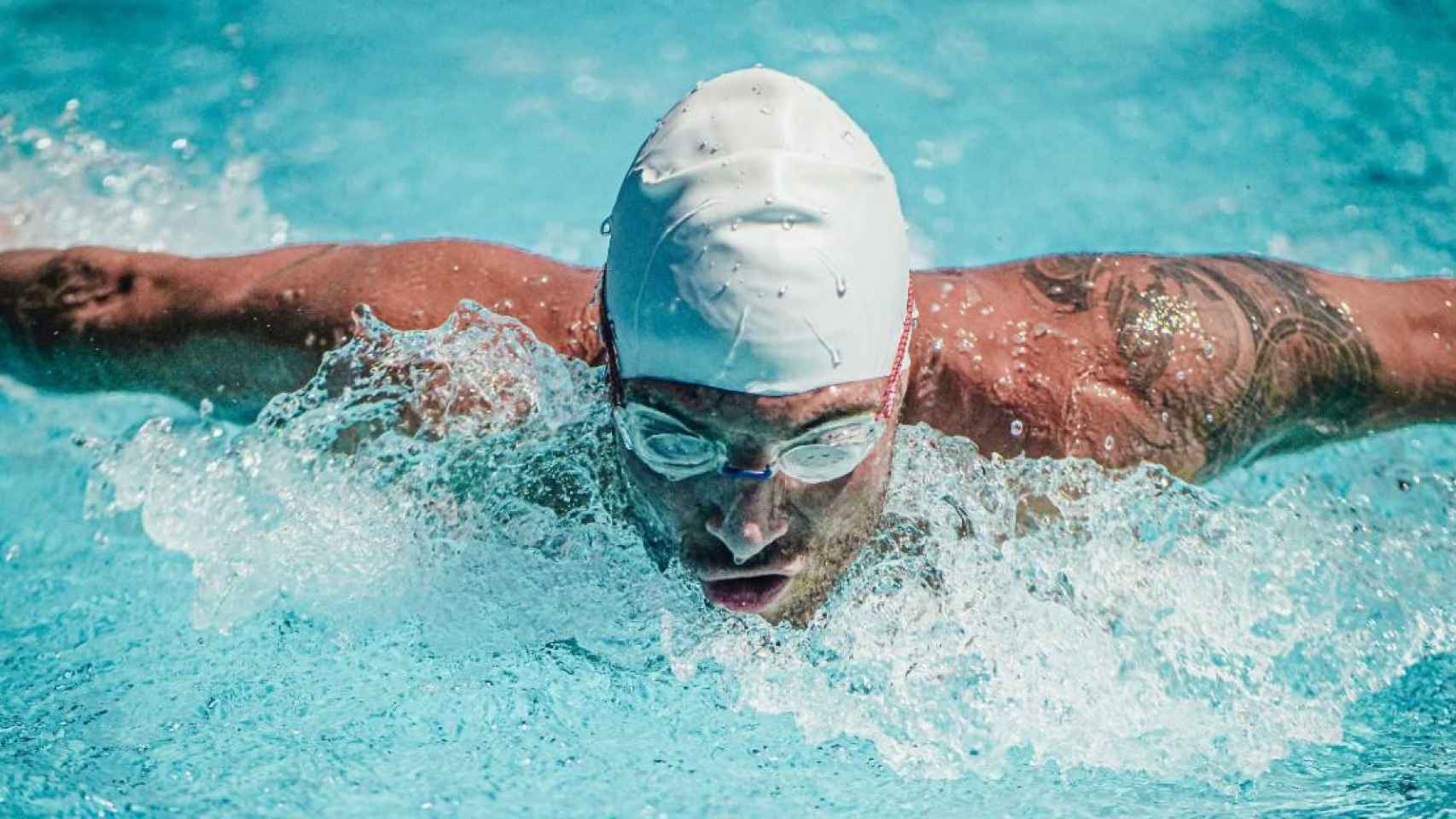 Los auriculares sumergibles en la piscina / ARCHIVO