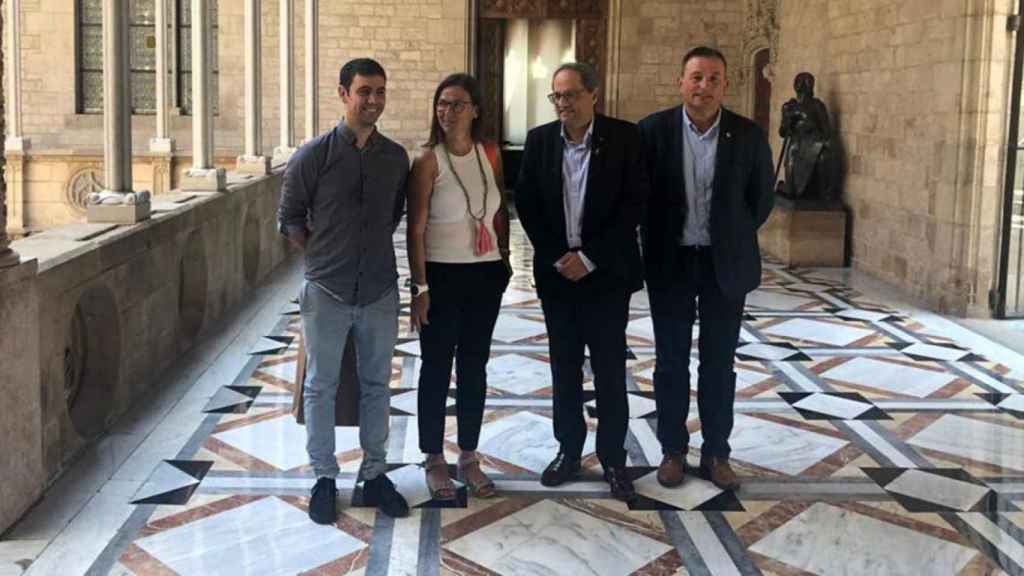 Representantes de la Associació de Municipis per la Independència (AMI) junto a Quim Torra en el Palau de la Generalitat / AMI