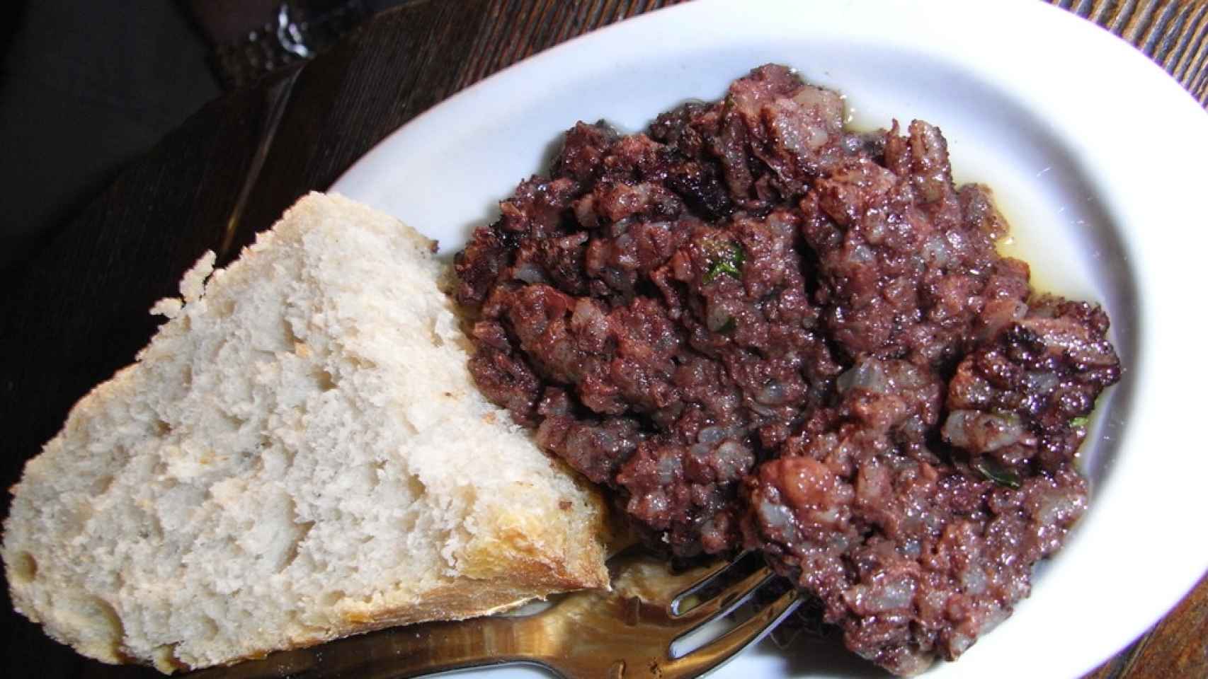 Una tapa de morcilla, en una imagen de archivo / JAVIER LASTRAS (CC BY 2.0)