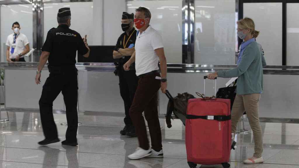 Dos turistas procedentes de Alemania llegan a Mallorca / EP