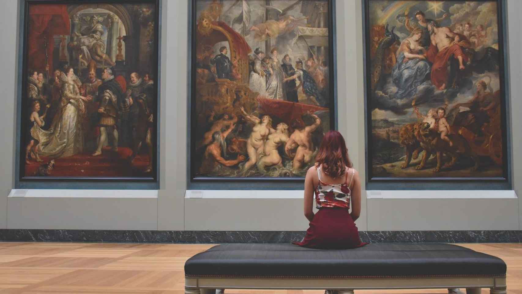 Interior de una de las galerías de arte de Barcelona / PIXABAY