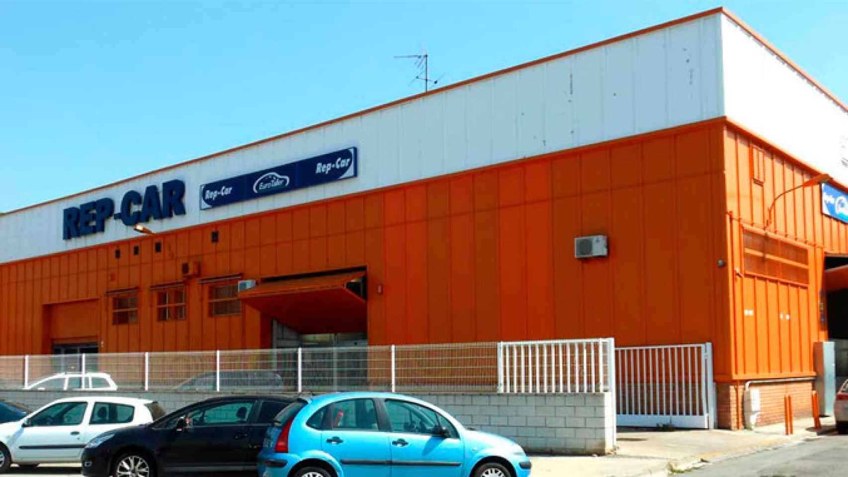 Taller multimarca Automóviles Rep Car, de Molins de Rei, una de tantas empresas que han presentado suspensiones de pagos