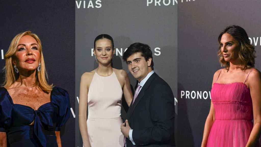 Carmen Lomana, Victoria Federica y Jorge Bárcenas, e Irene Rosales en el 'photocall' del último desfile de Pronovias en la Barcelona Birdal Fashion Week / GALA ESPÍN