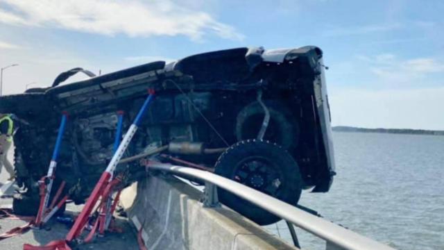 El accidente de coche por el que el bebé cayó al agua / FACEBOOK