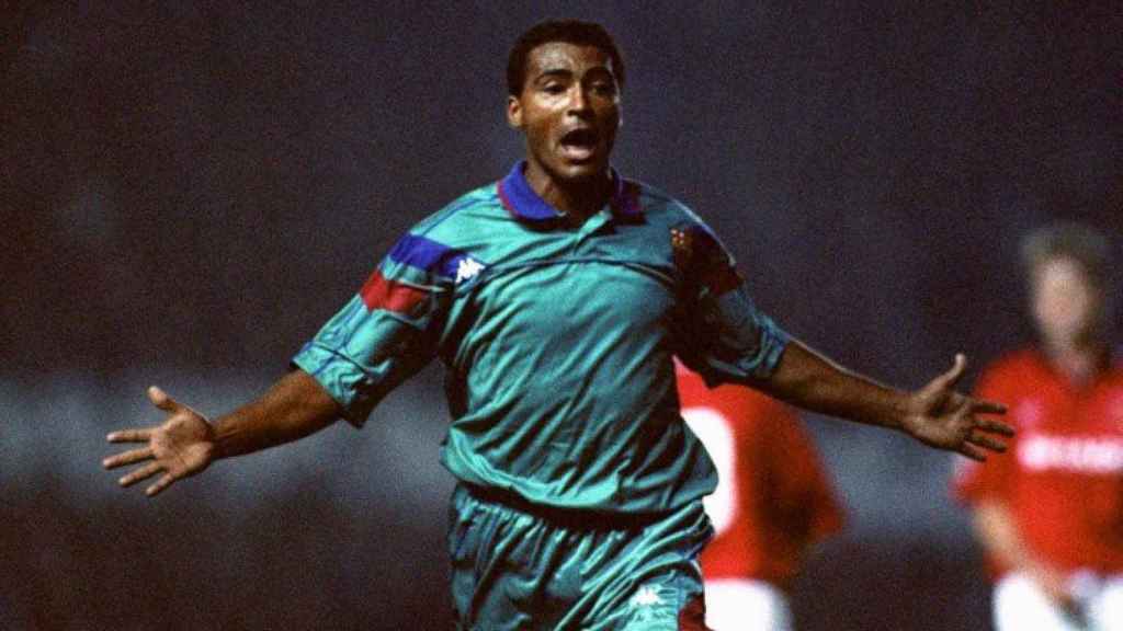 Romario celebrando un gol con el Barça