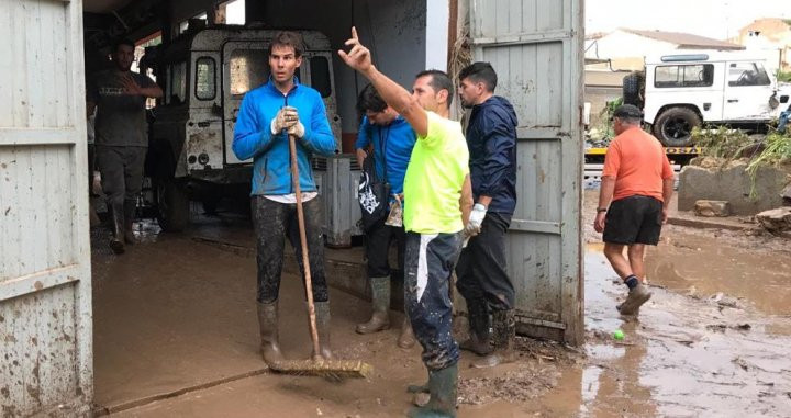 Rafa Nadal ayudó en la inundación de Sant Llorenç / Mayka Navarro