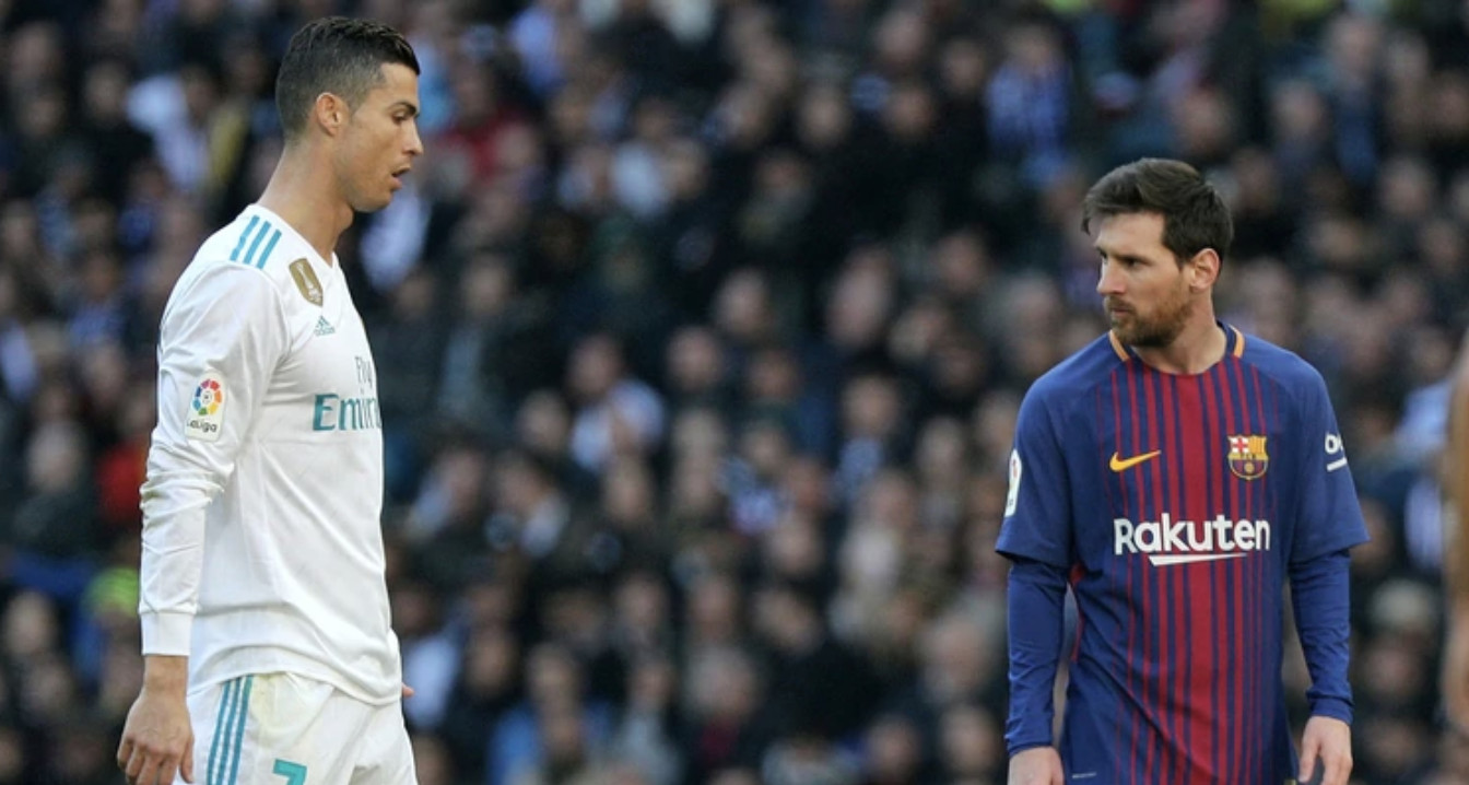 Cristiano Ronaldo y Leo Messi, en un clásico de los de antes / EFE