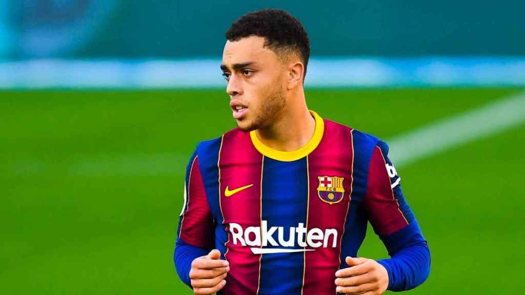 Sergiño Dest, en un partido con el Barça | EFE