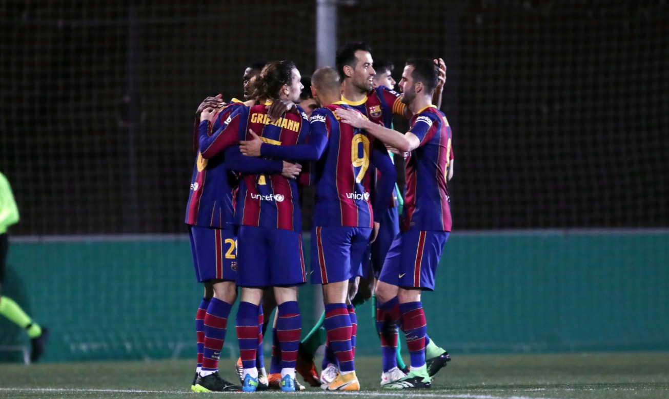 Los jugadores del Barça celebrando el primer gol en Cornellà / FC Barcelona