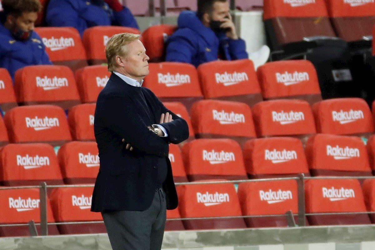 Ronald Koeman en la banda del Camp Nou / EFE