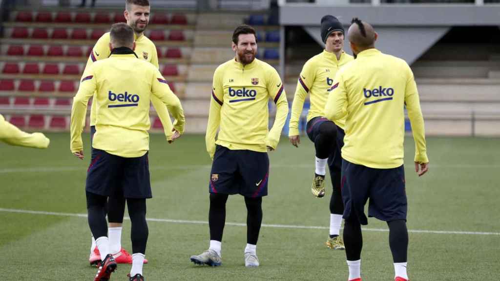 Alba, Piqué, Messi, Vidal y Griezmann en el entrenamiento del Barça / FC Barcelona