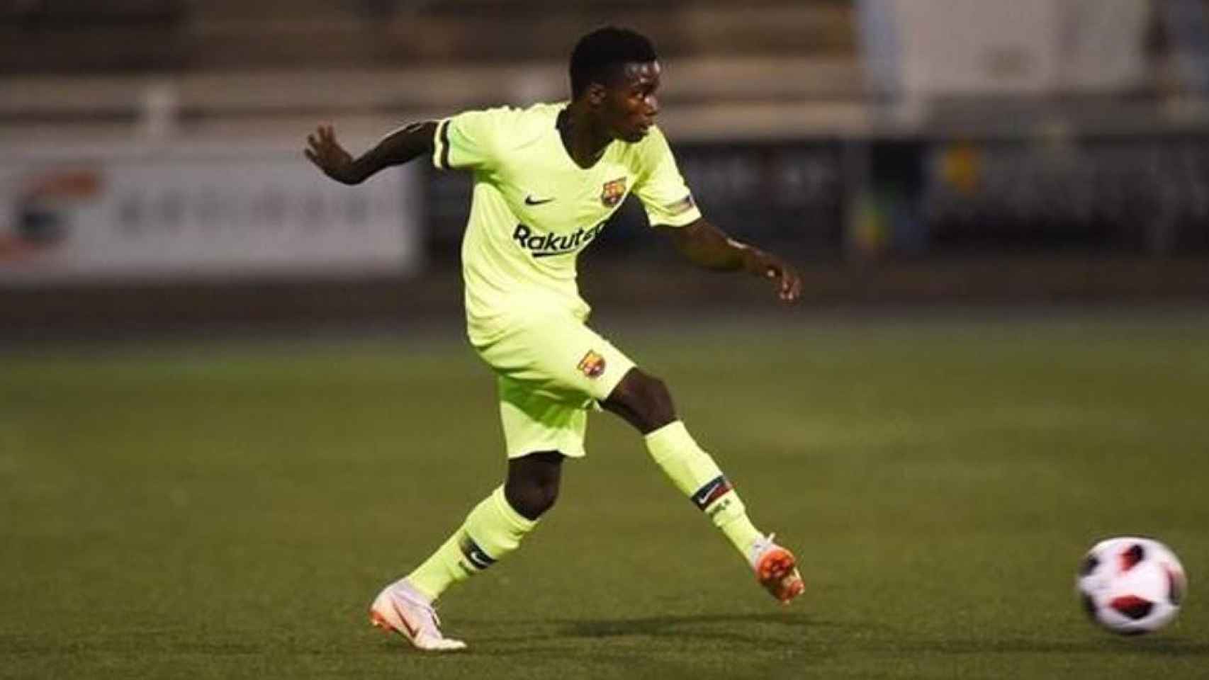 Moussa Wagué durante un partido con el Barça B / FCB