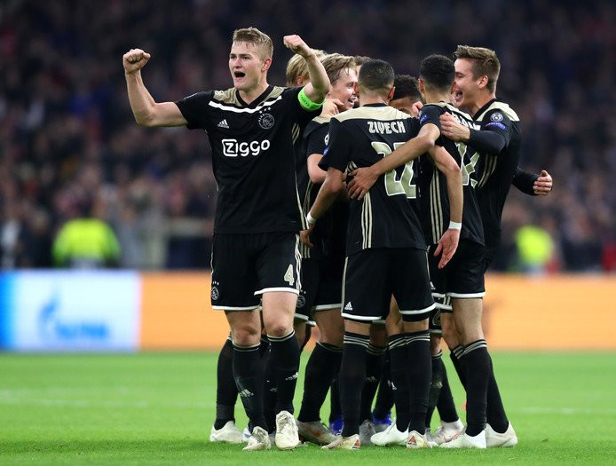 De Ligt celebrando un gol contra el Benfica (1-1) EFE