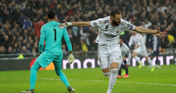 Benzema, celebrando el primer gol ante el PSG | EFE