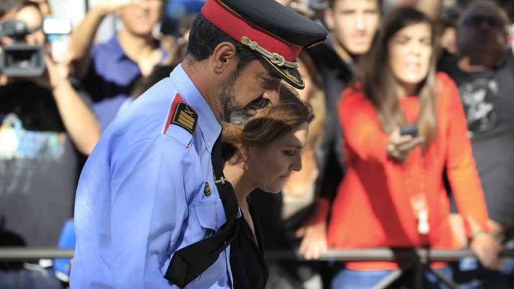 Josep Lluís Trapero, a su salida de la Audiencia Nacional tras declarar ante la juez Carmen Lamela, a la que ha explicado cómo hizo el despliegue del 20 de septiembre / EFE